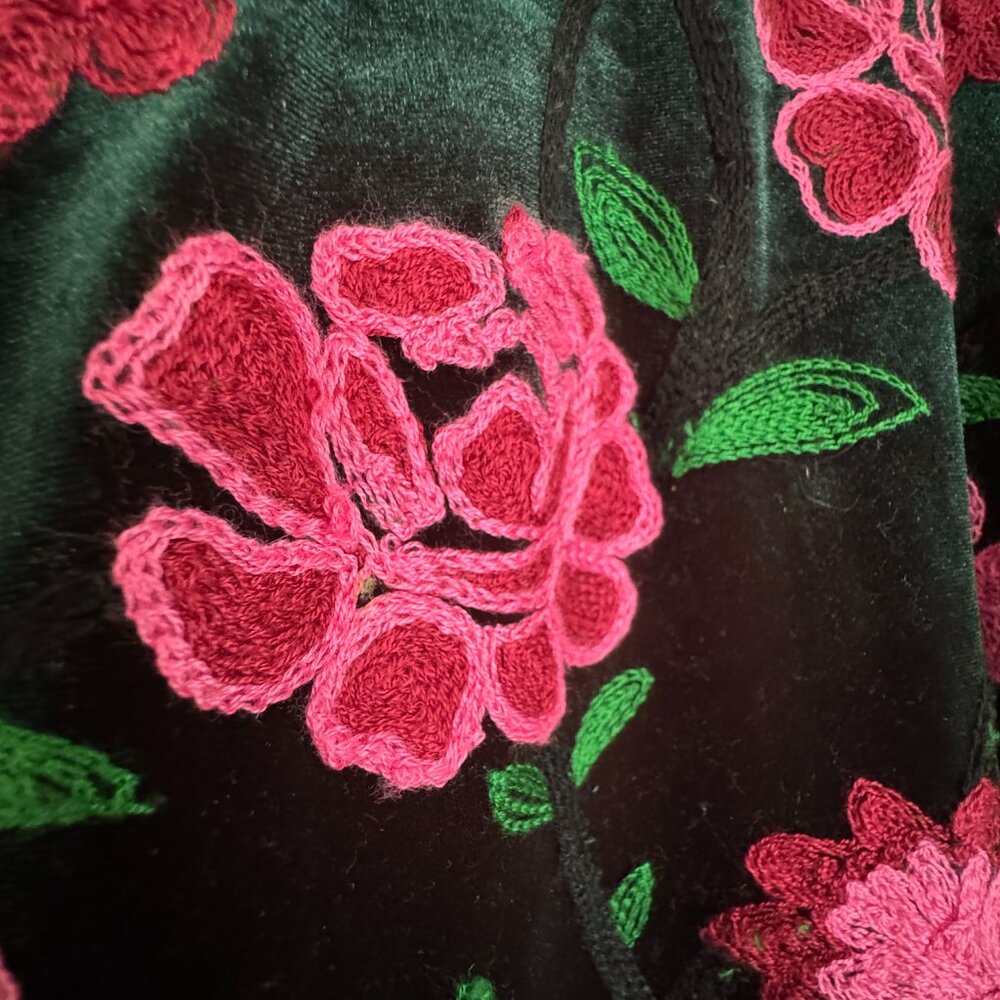 Lelsey Evers Green Velvet Embroidered Pull-On Pants, Size Small - Picture 2 of 5